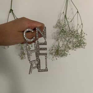 CHA NEL Earrings